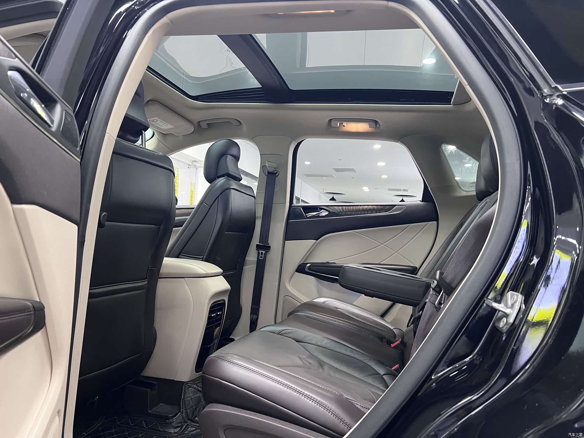 Lincoln MKC, 2018 23