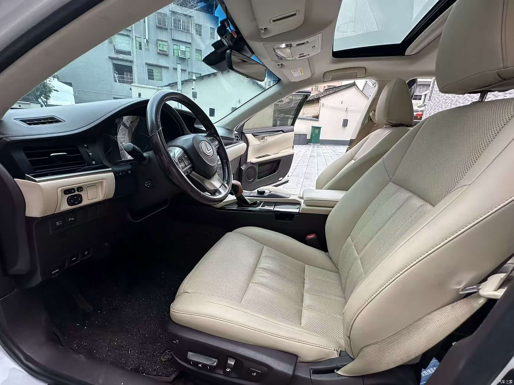 Lexus ES, 2016 9
