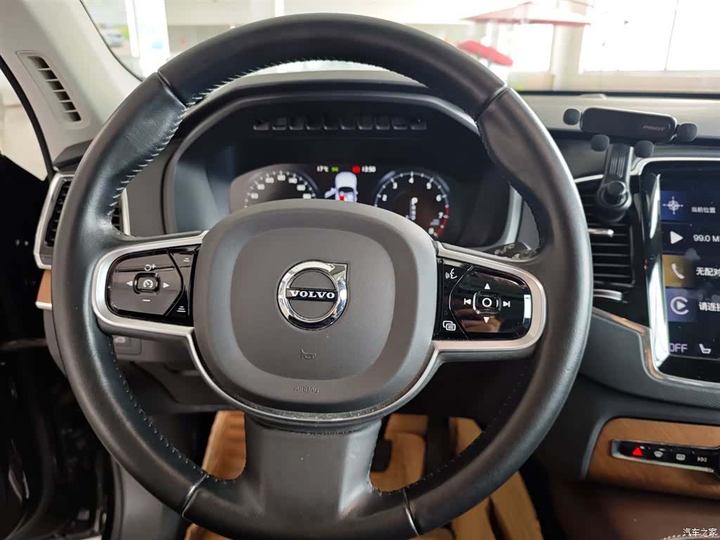 Volvo XC90, 2019 13