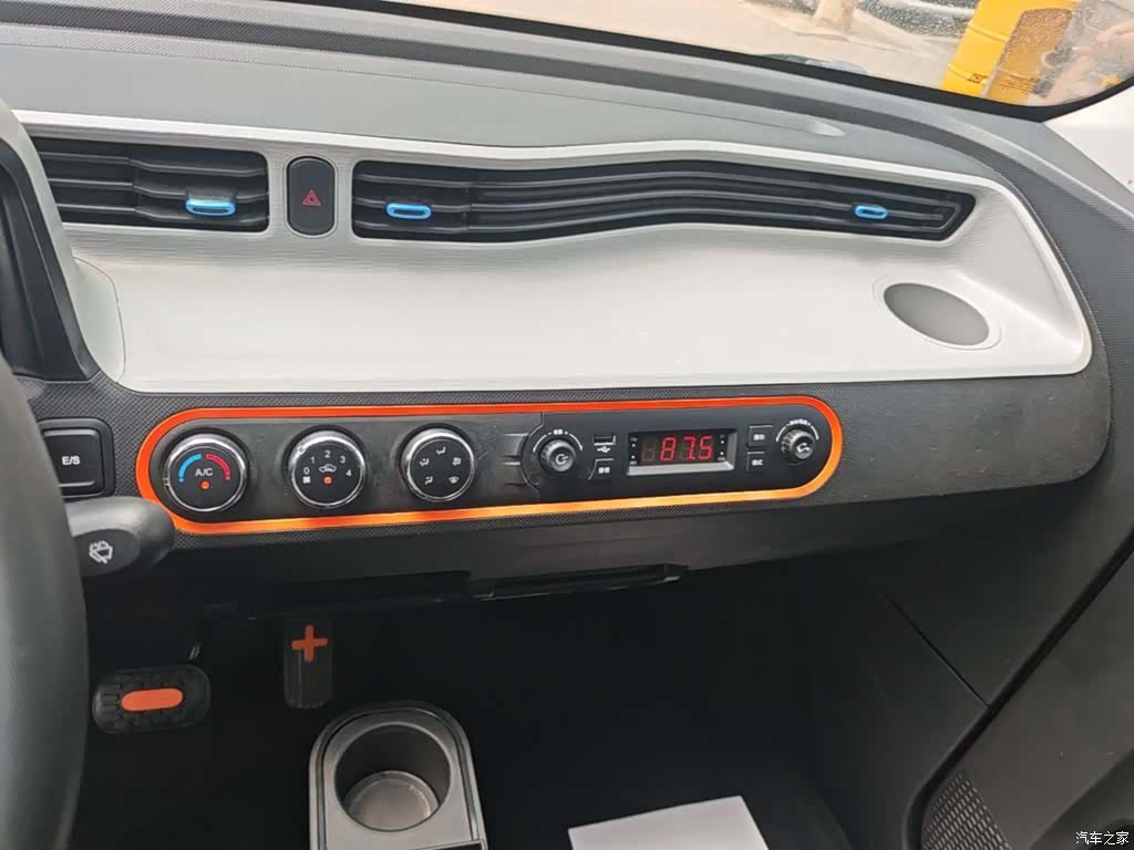 Wuling MINIEV, 2022 13
