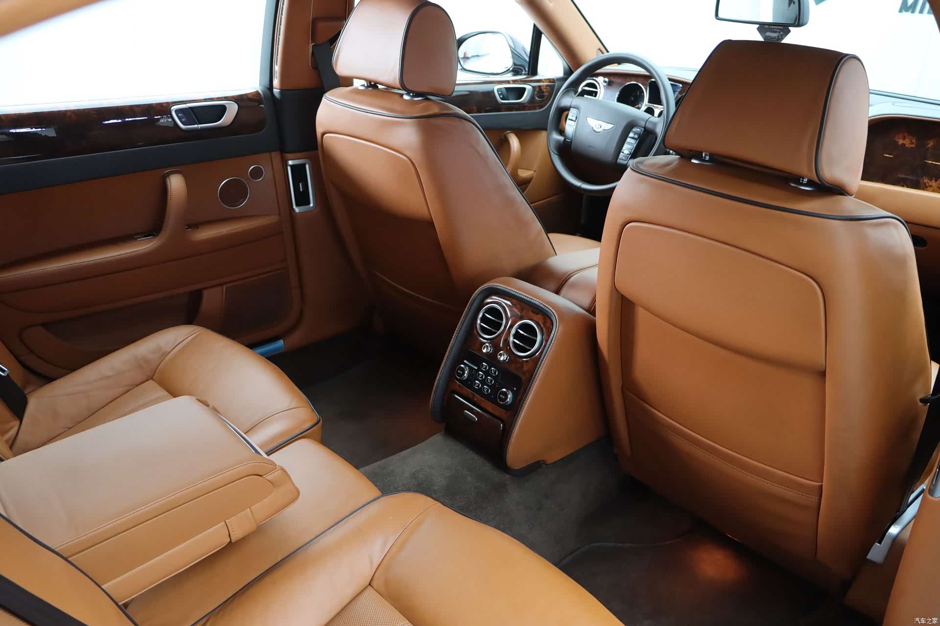 Bentley Flying Spur, 2014 27
