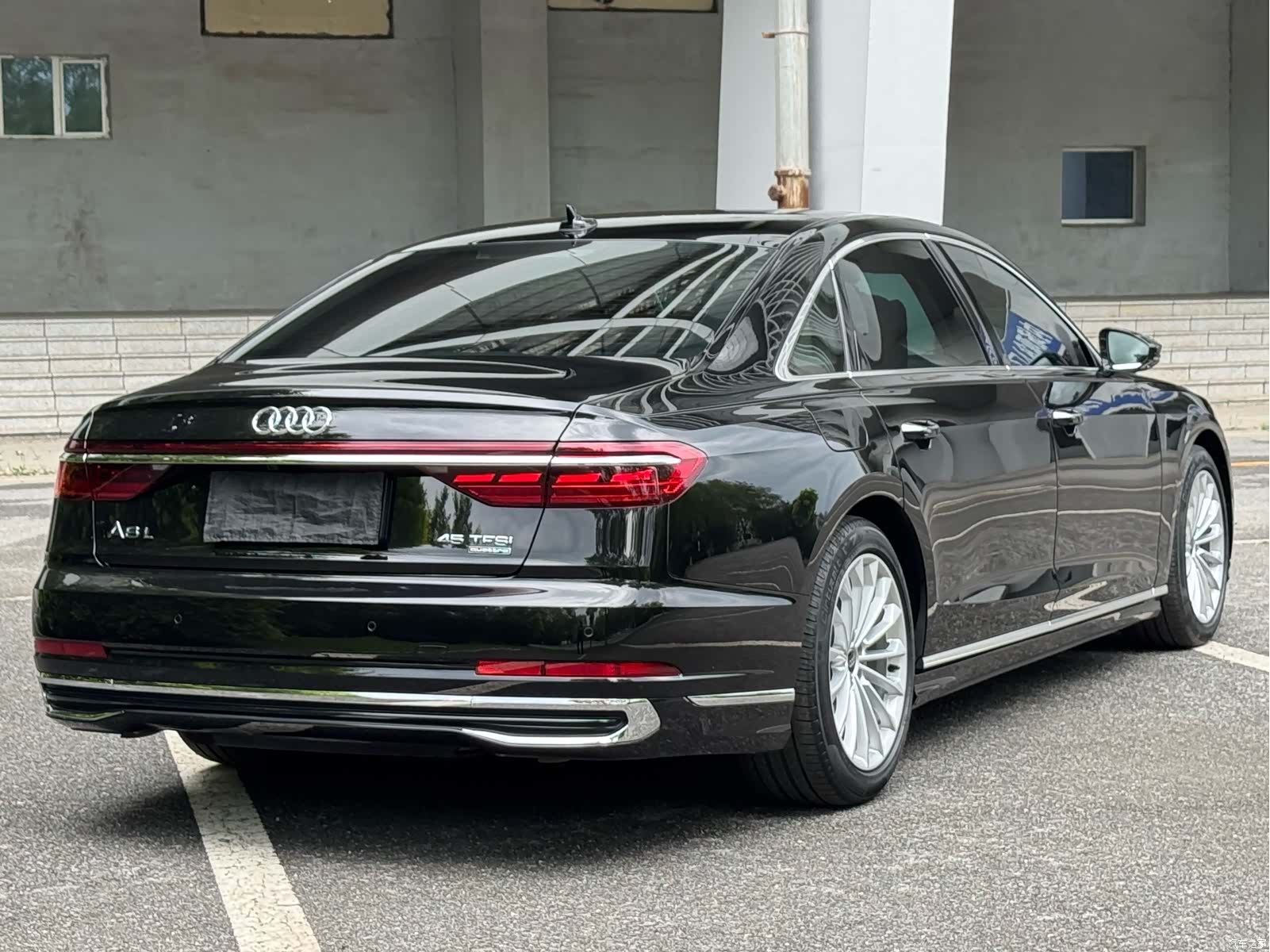 Audi A8L, 2023 все фото