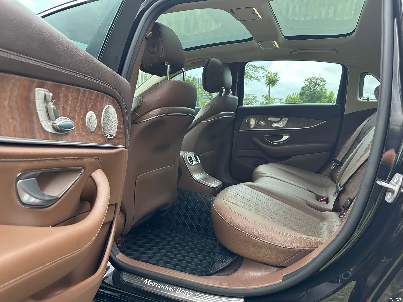 Mercedes-Benz E-Class, 2022 6