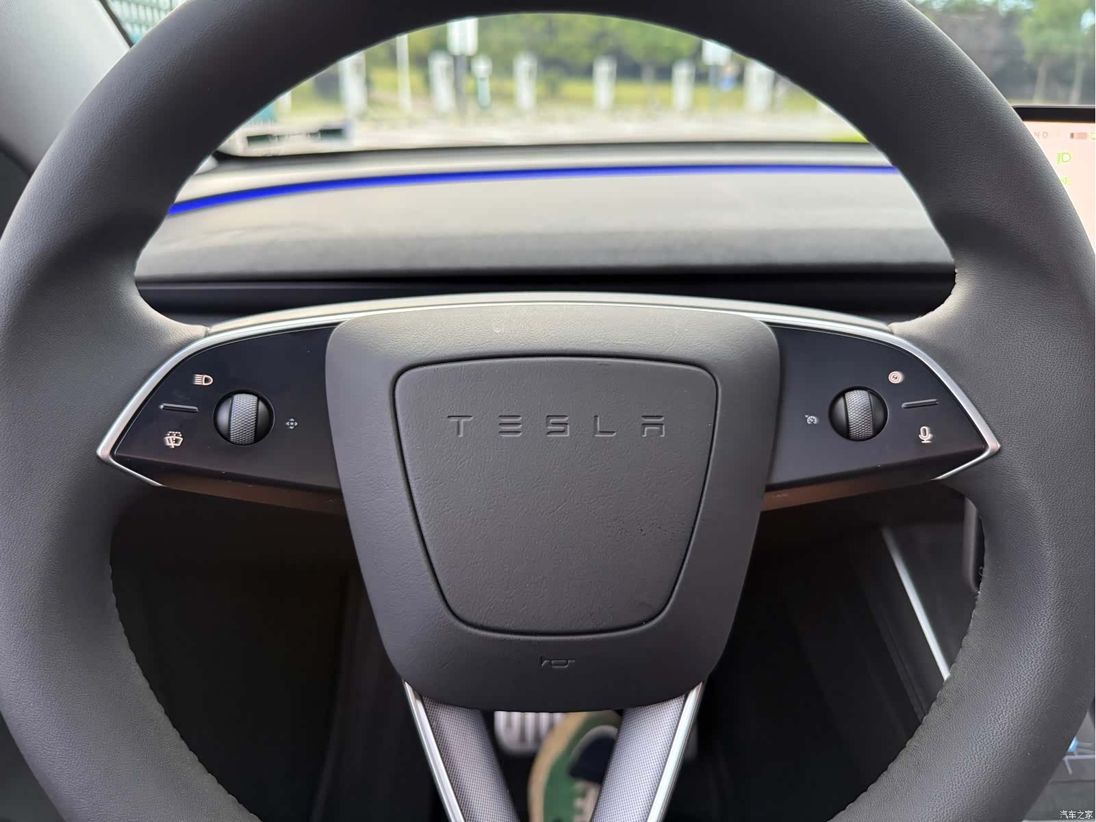 Tesla Model Y, 2025 14