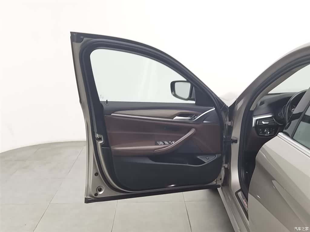 BMW 5 Series, 2018 8
