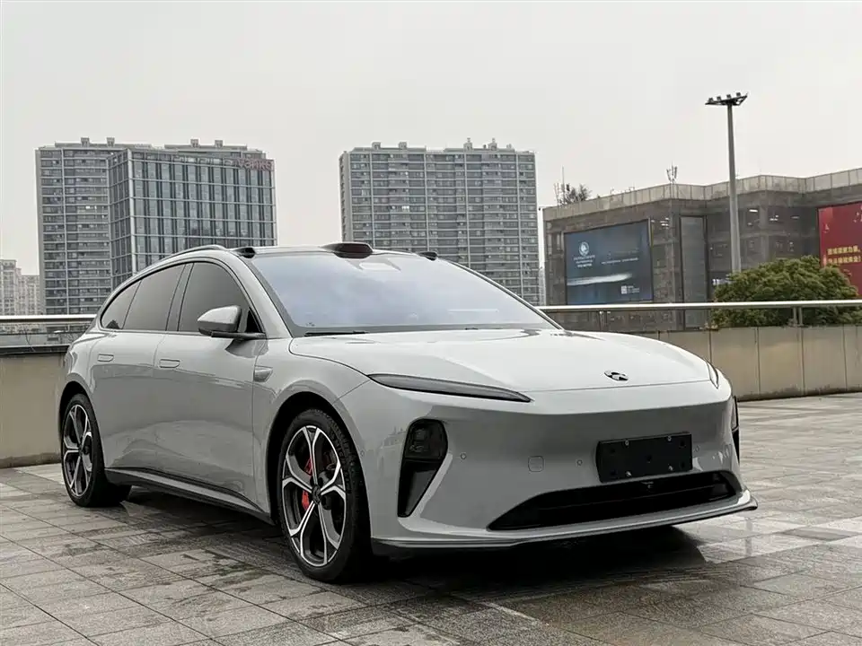 NIO ET5