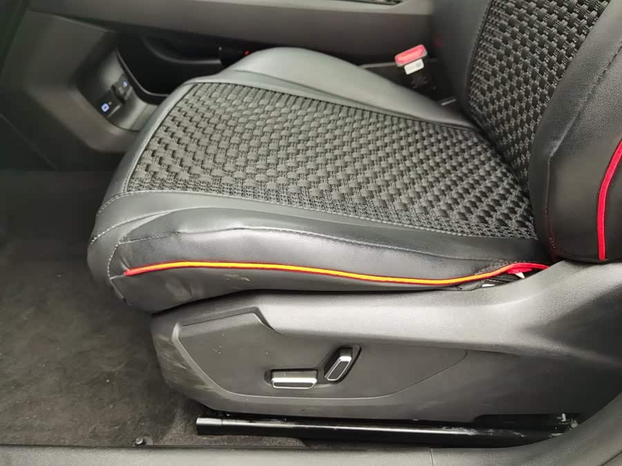 Geely Atlas 2023, фото 20