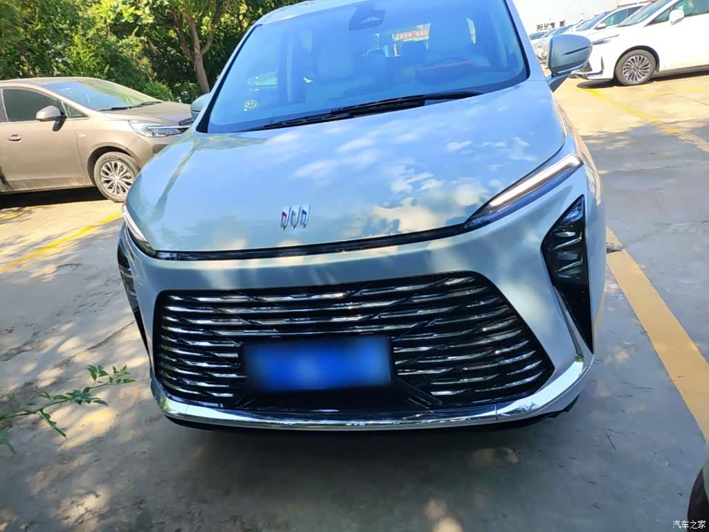 Buick GL8, 2025 3