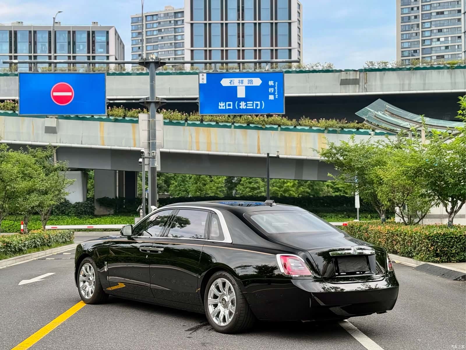 Rolls-Royce Ghost, 2022 9