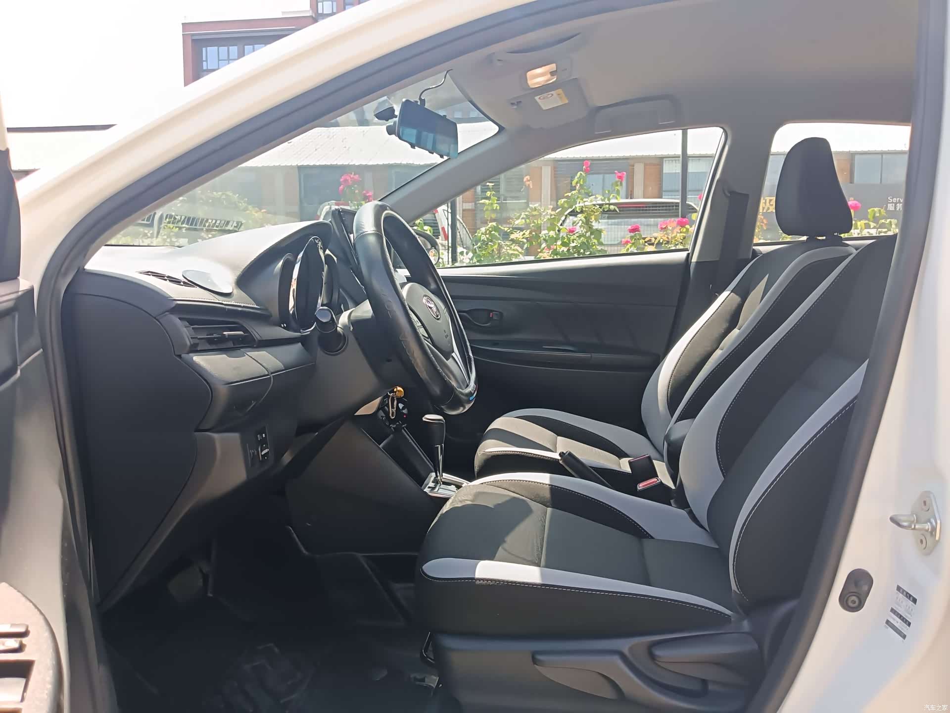 Toyota YARiS L, 2022 11
