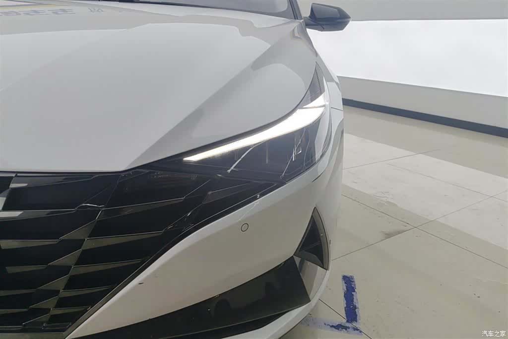 Hyundai Elantra, 2021 все фото