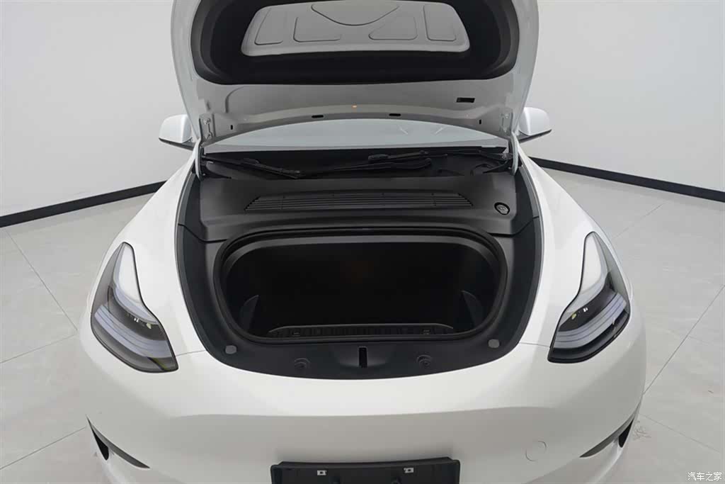 Tesla Model Y, 2022 10