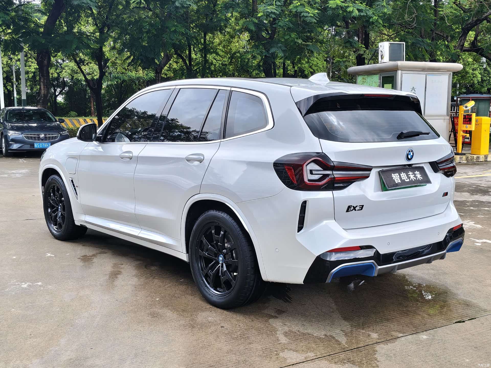 BMW iX3, 2022 11