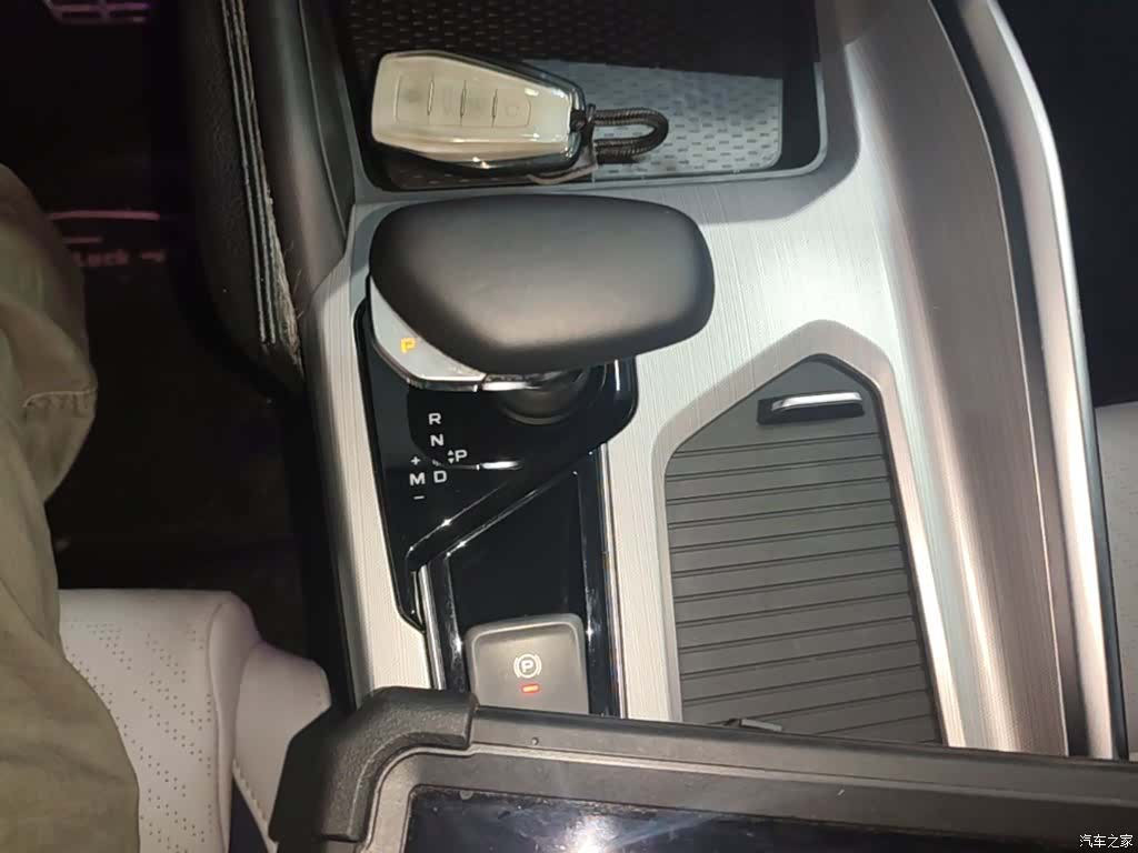 Geely Preface, 2022 14