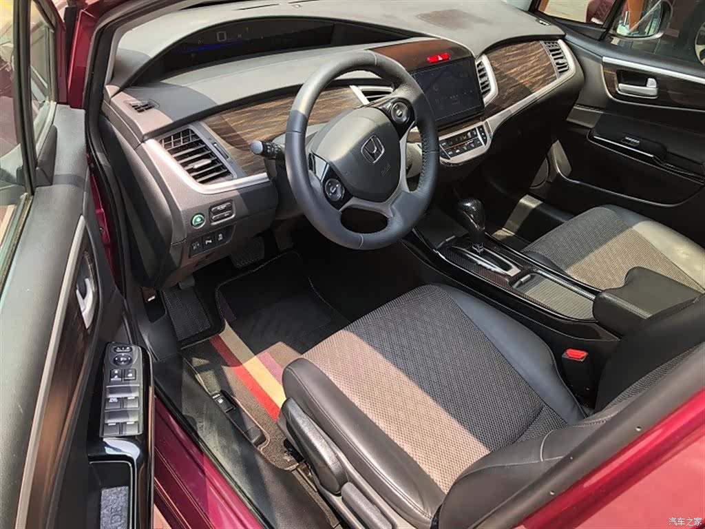 Honda Jade, 2017 7