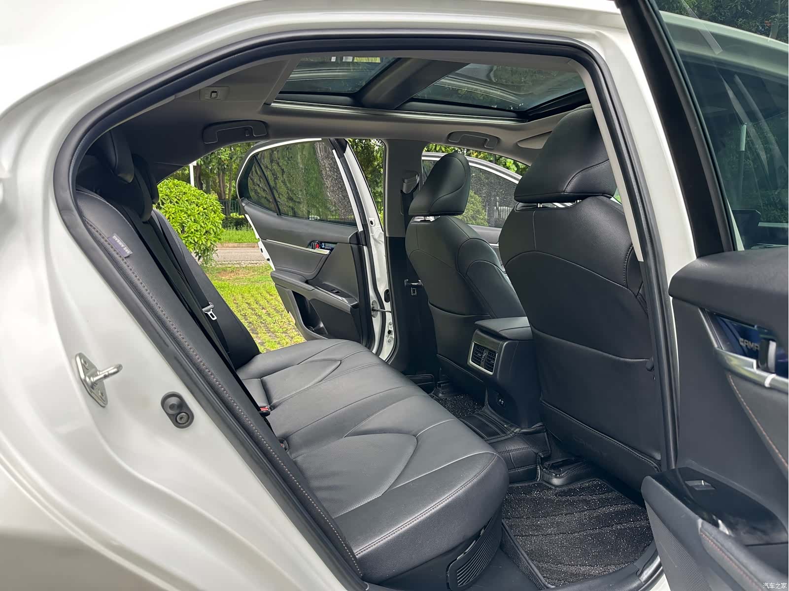 Toyota Camry, 2021 11
