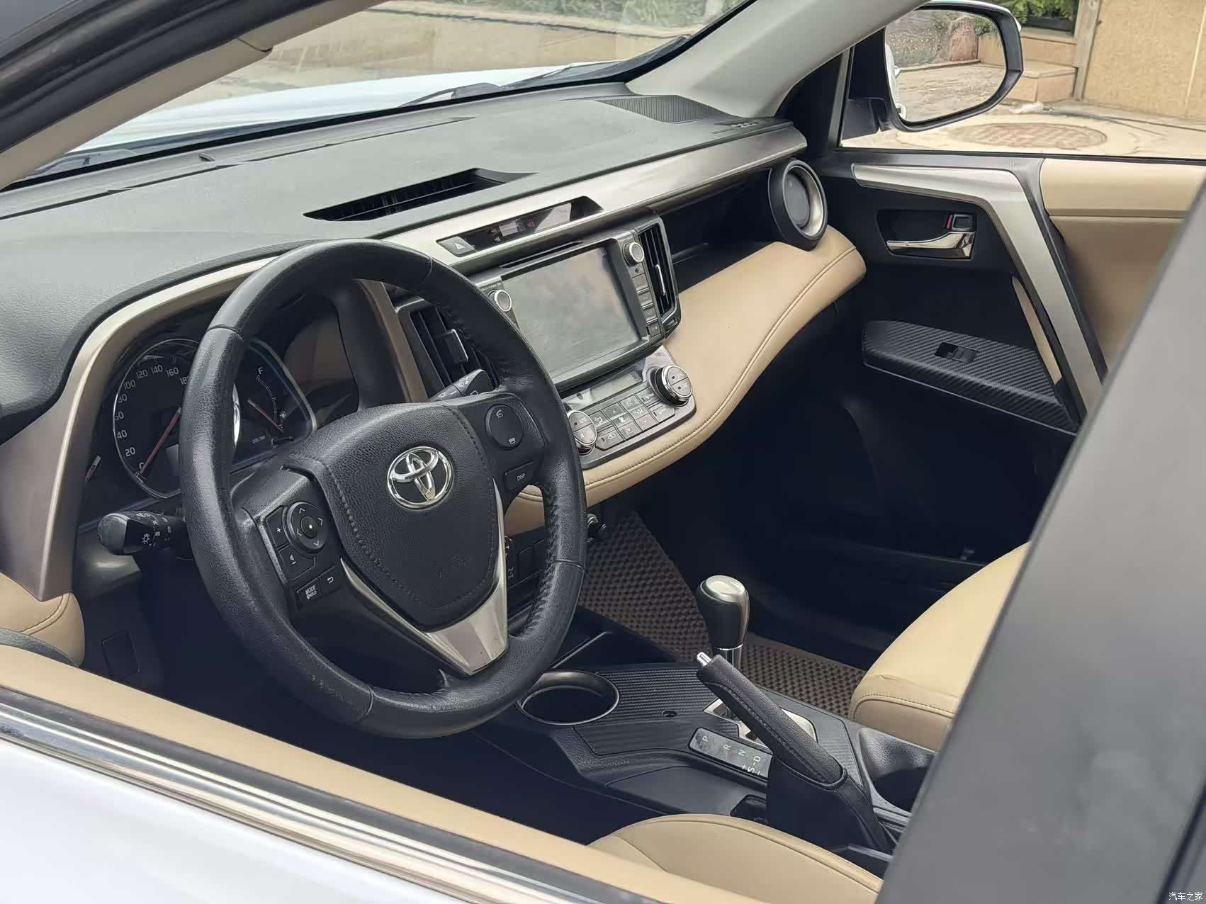 Toyota RAV4, 2014 12