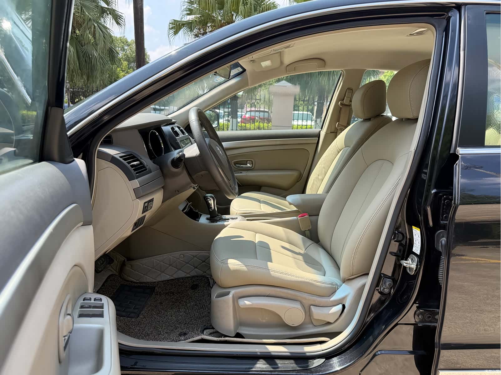 DongFeng A60, 2014 4