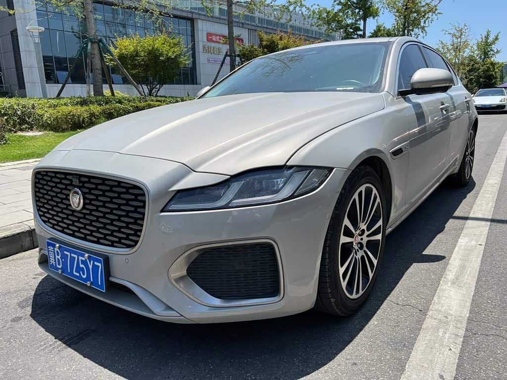 Jaguar XFL