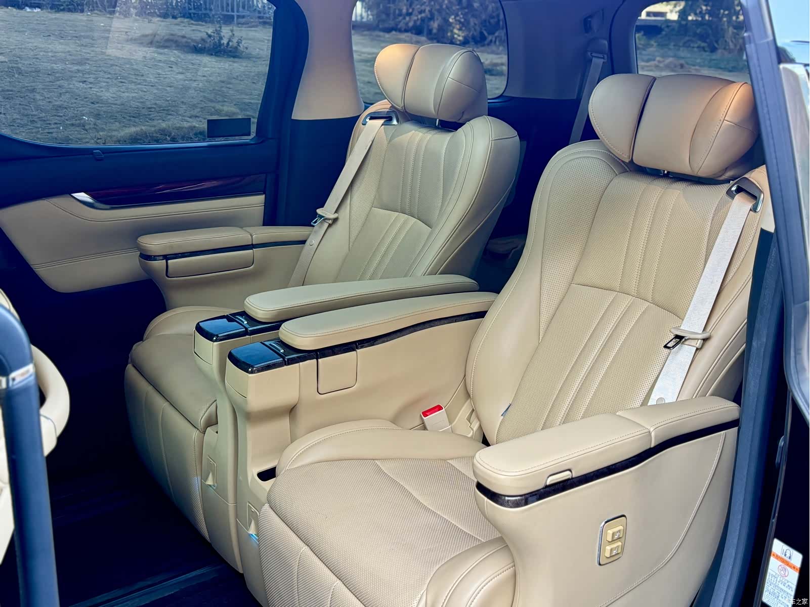 Toyota Alphard, 2017 12