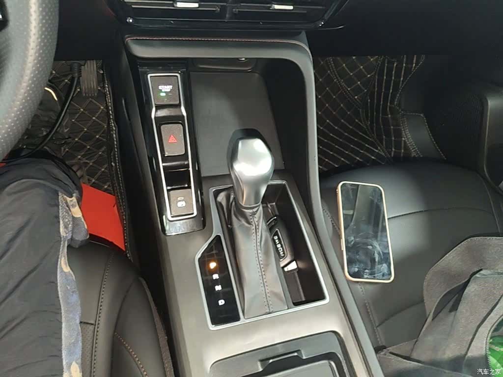 Roewe i5, 2025 14