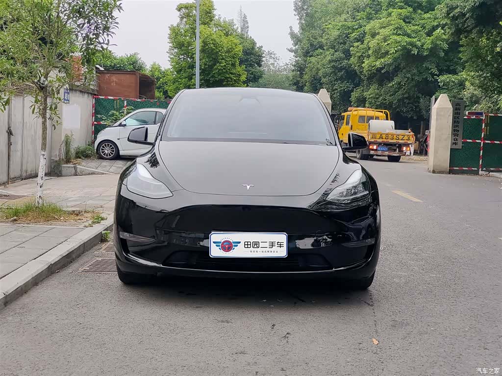 Tesla Model Y, 2022 2