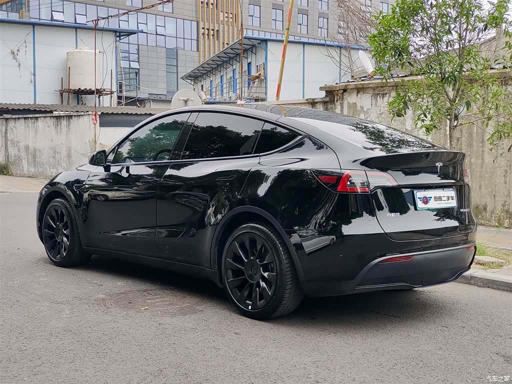 Tesla Model Y, 2022 4