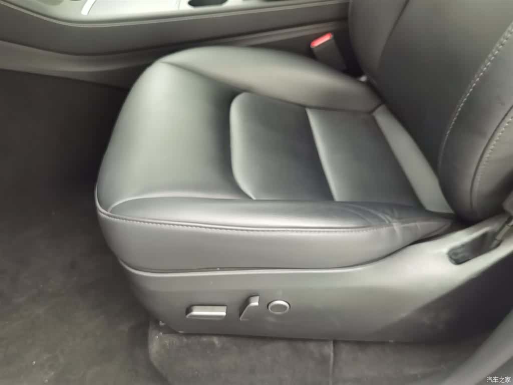 Tesla Model Y, 2024 20
