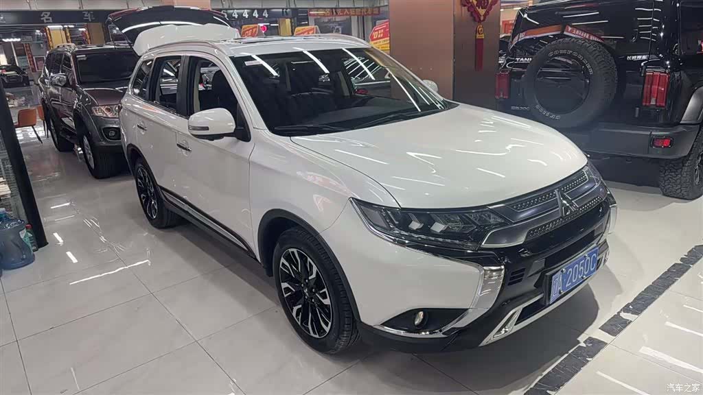 Mitsubishi Outlander, 2020 2