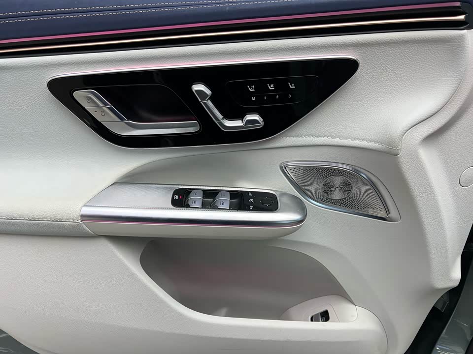 Mercedes-Benz EQE SUV