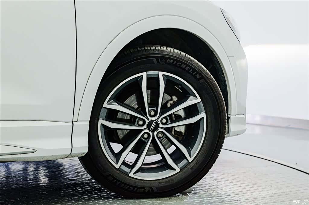 Audi Q3, 2023 16