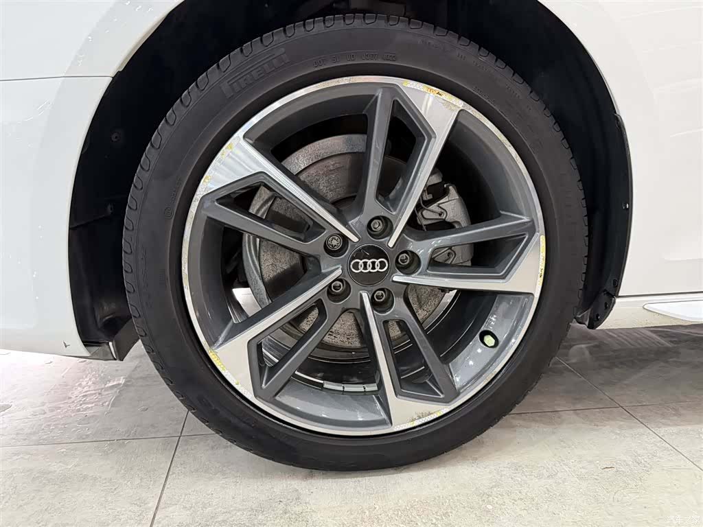 Audi A4L, 2022 11