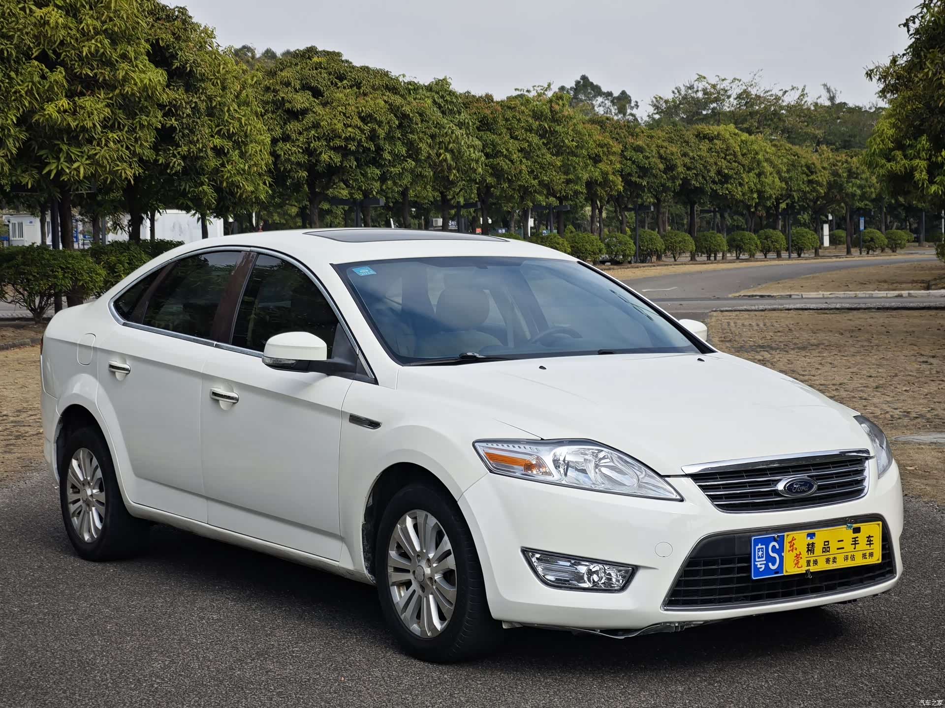 Ford Mondeo, 2011 3