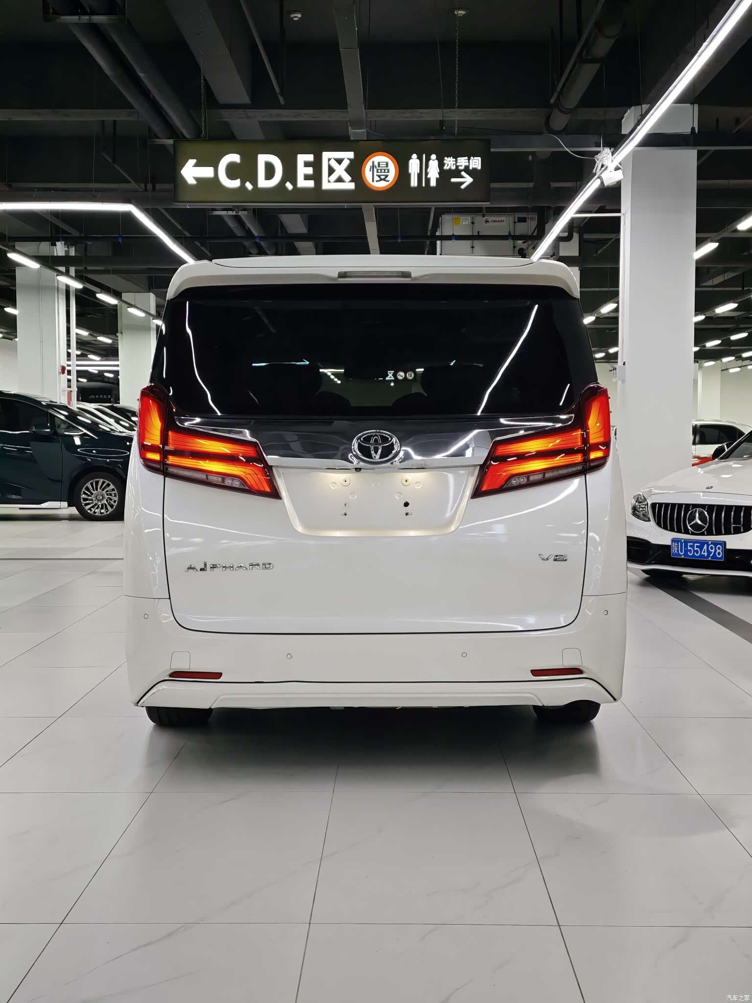 Toyota Alphard, 2015 все фото