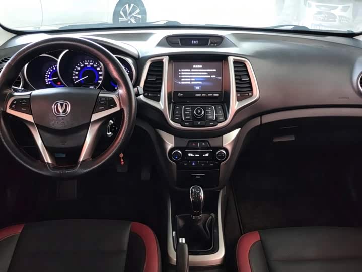Changan Eado XT 2015 1.6L МКПП jun ku xing guo V