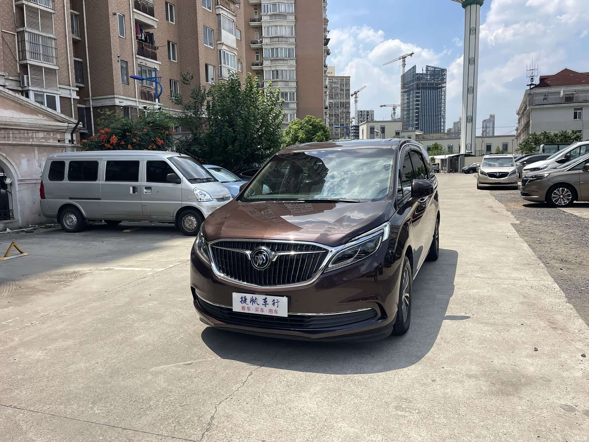 Buick GL8, 2017 1