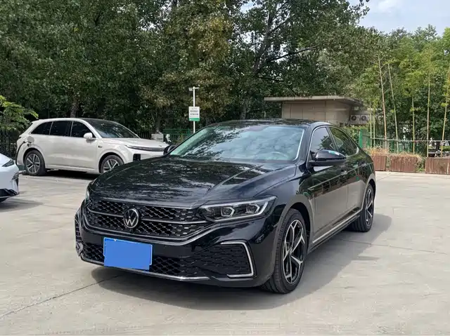 Volkswagen Passat 2024 — купить из Китая под заказ