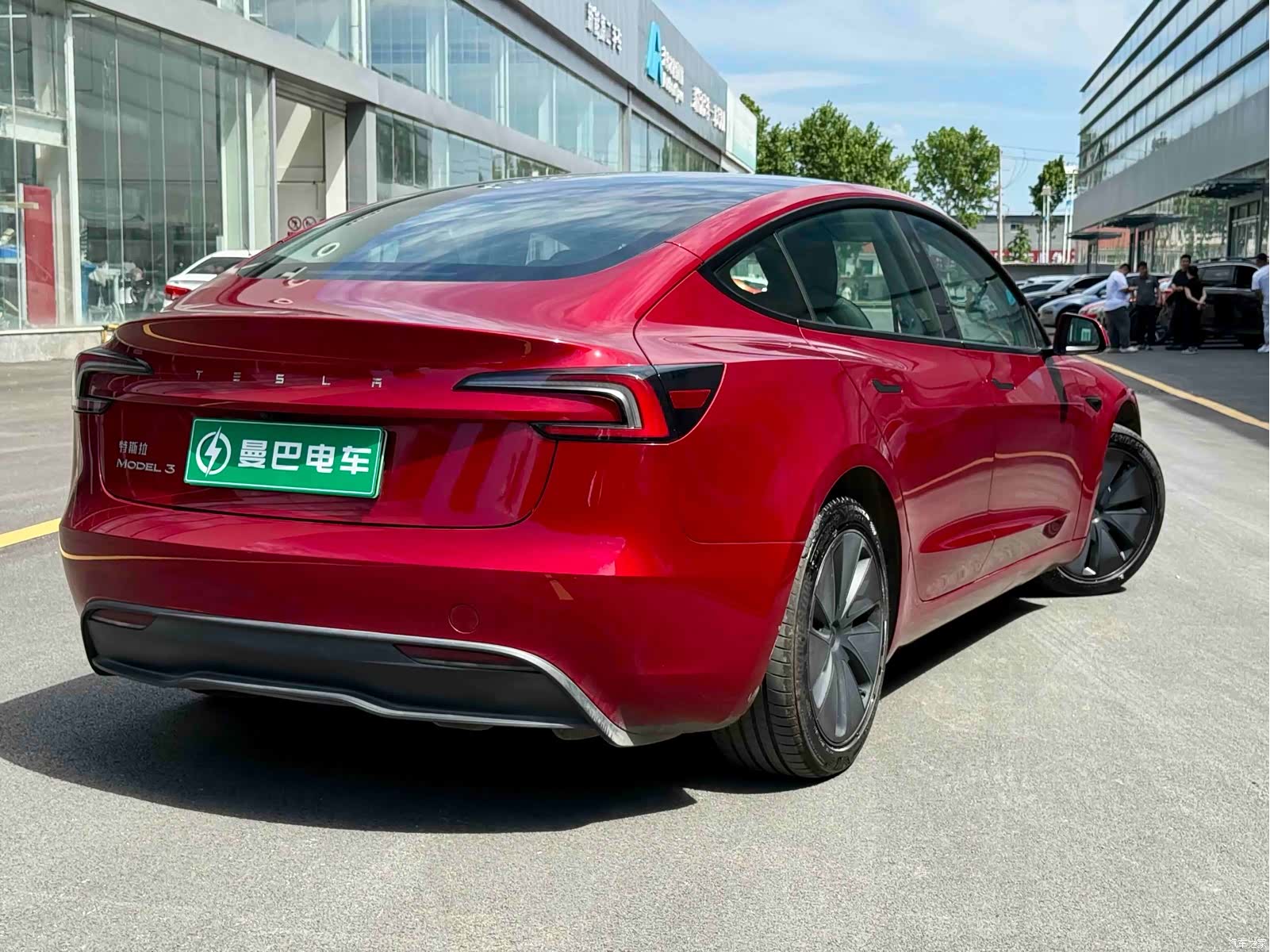 Tesla Model 3, 2025 7