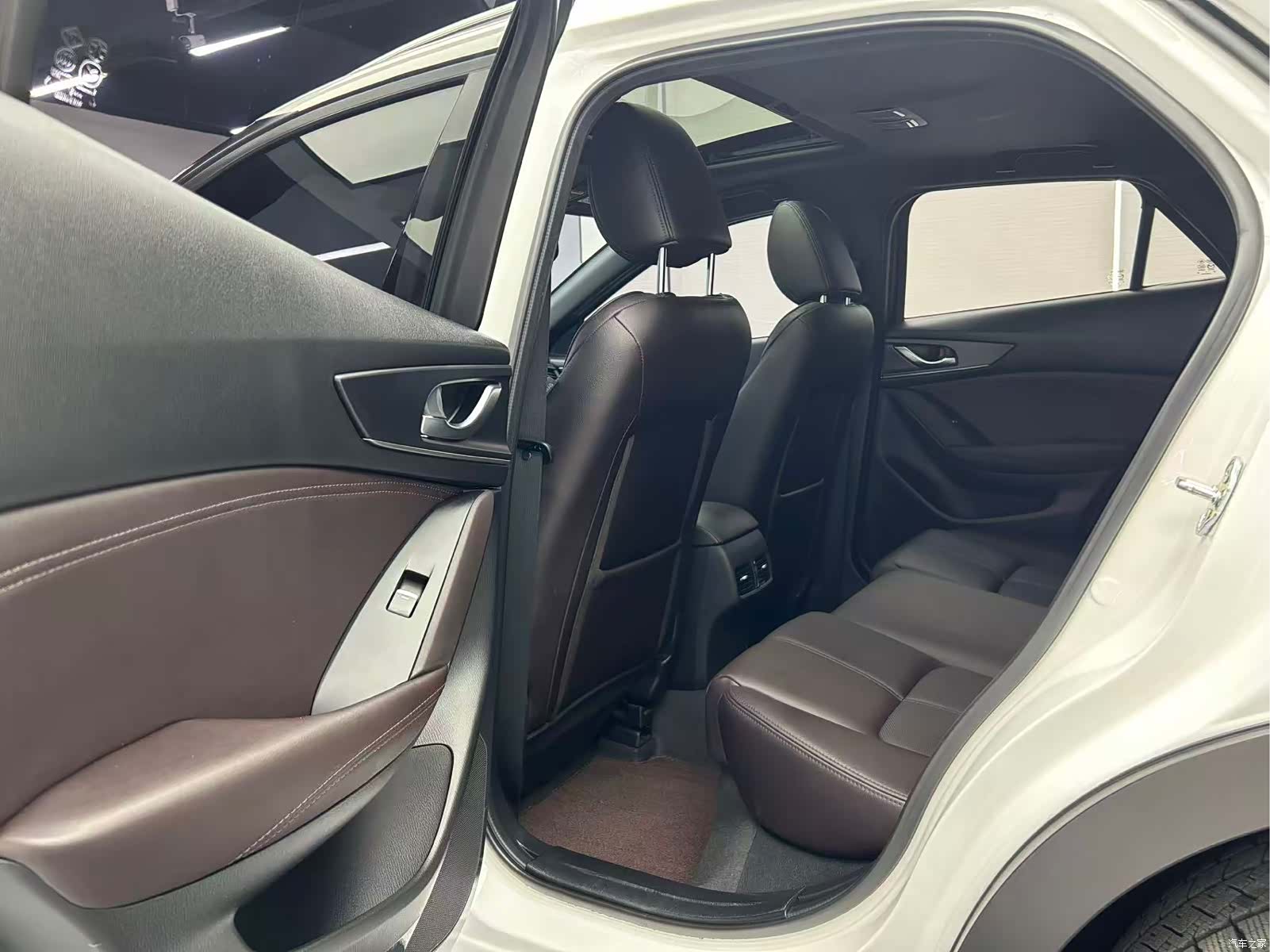 Mazda CX-4, 2023 18