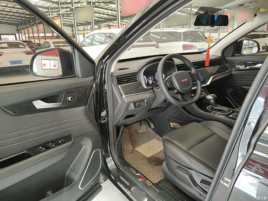 Sinotruk U70, 2022 16