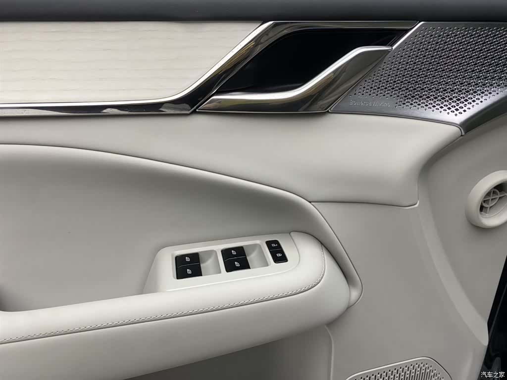 Volvo EM90, 2026 27