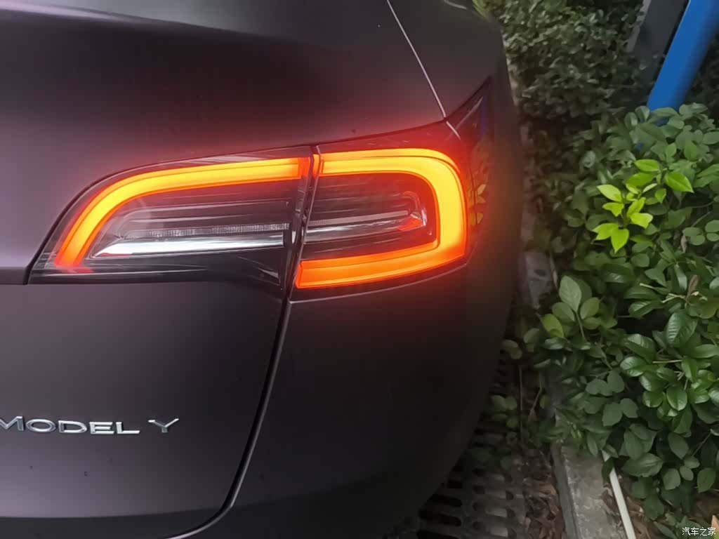 Tesla Model Y, 2022 8