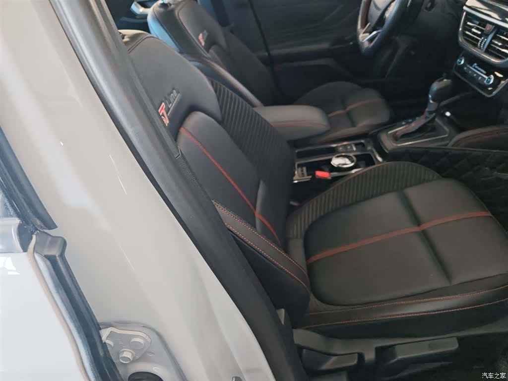 Ford Focus, 2023 25
