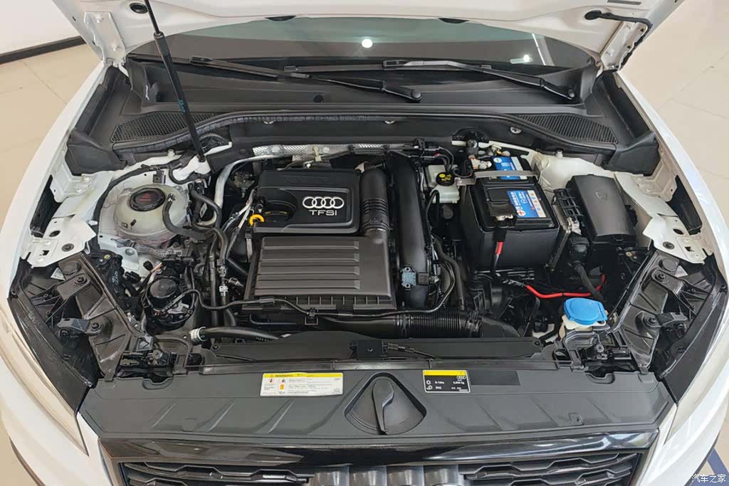 Audi Q2L, 2020 10