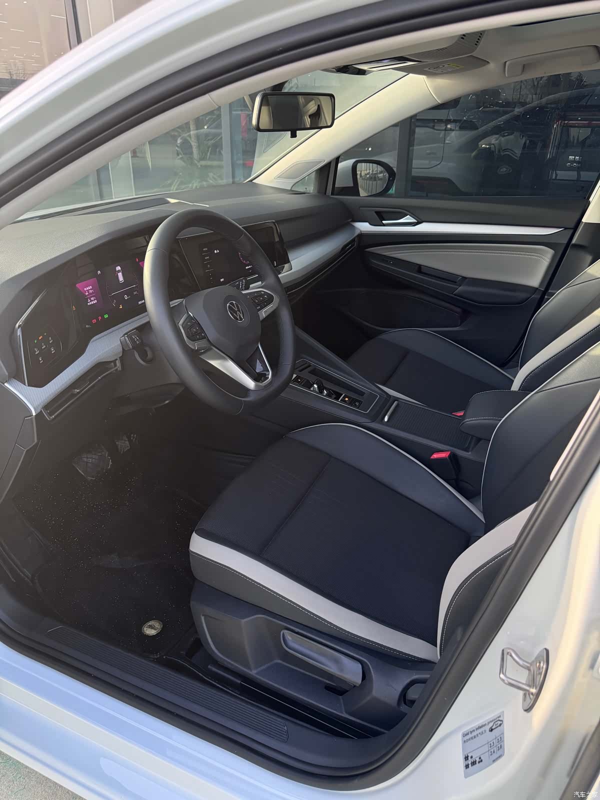 Volkswagen Golf, 2024 9