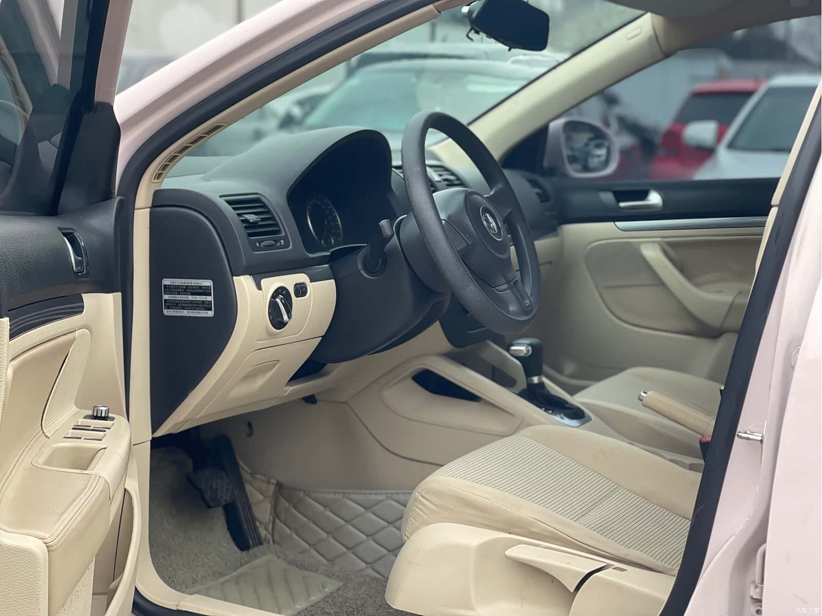 Volkswagen Sagitar, 2011 все фото