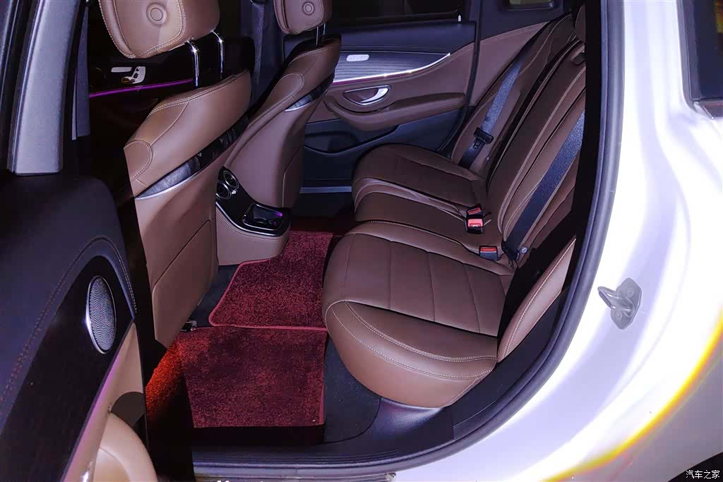 Mercedes-Benz E-Class, 2023 11