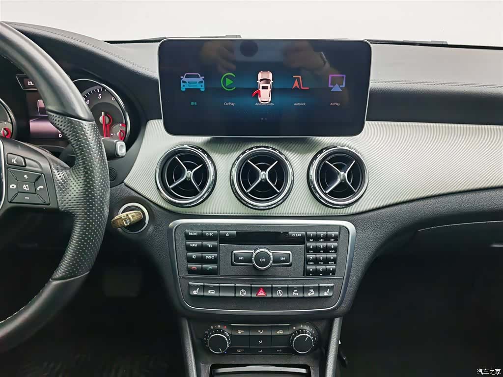 Mercedes-Benz GLA, 2015 12