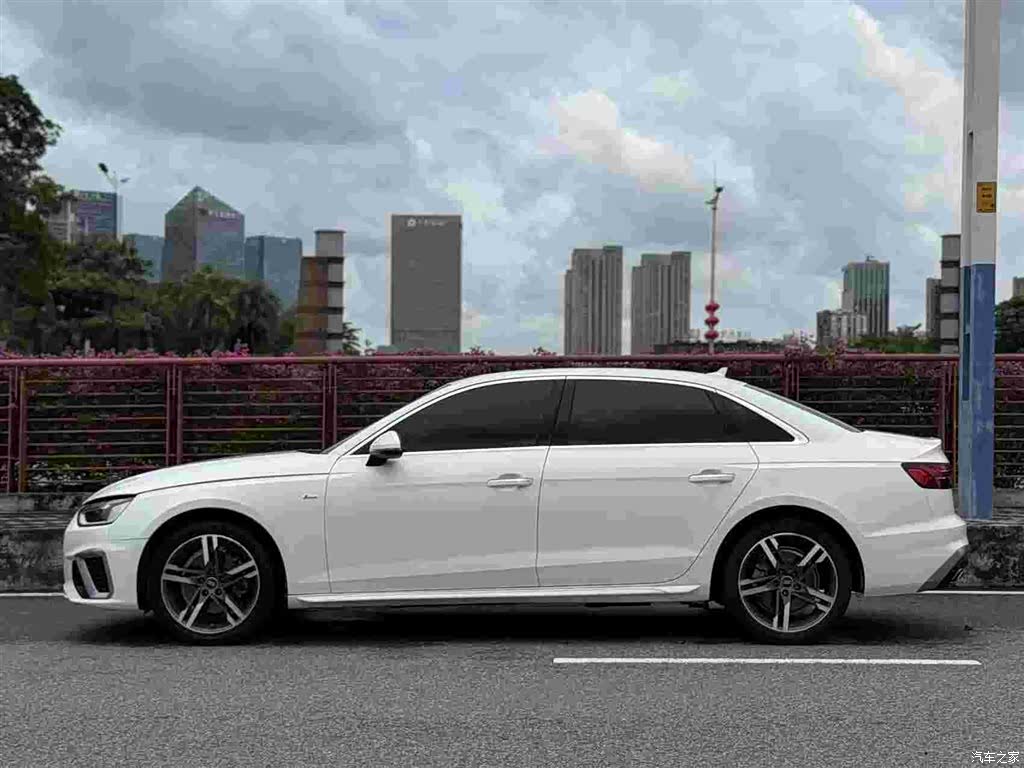 Audi A4L, 2023 все фото