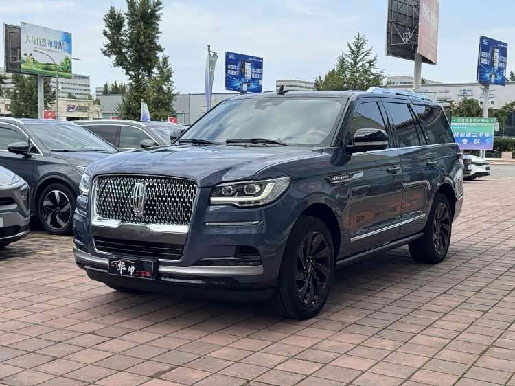 Lincoln Navigator
